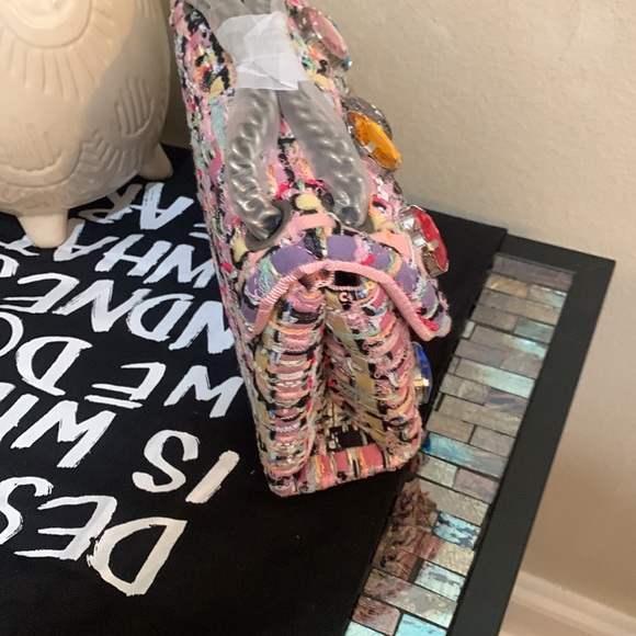 Kurt Geiger London
Mini Kensington Tweed Love Heart Crystals Crossbody Bag - Picture 13 of 17